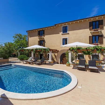 Holiday home Christina By Interhome Tinjan